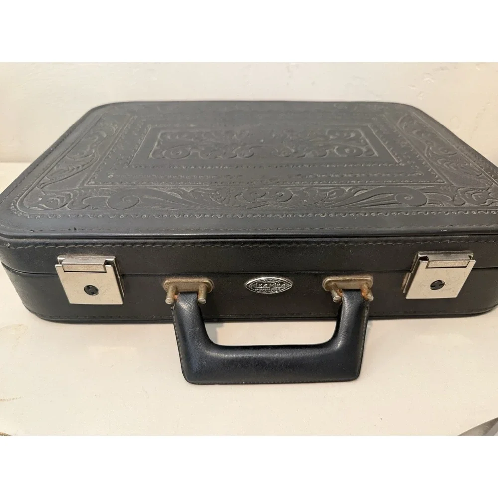 VTG Mike-Mike El Salvador Case Hardshell Tooled‎ Leather Style Luggage Embossed